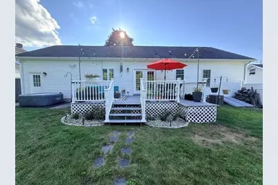 91 Royal St, Chicopee, MA 01020 - Photo 2