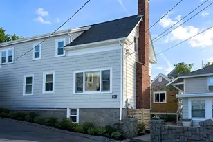 34 Beach St, Rockport, MA 01966 - Photo 4