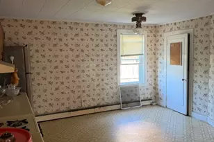 21 Everett St, Fall River, MA 02723 - Photo 4