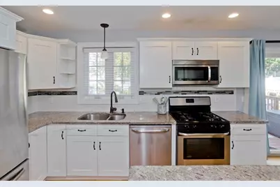 15 Lombard Ave, East Longmeadow, MA 01028 - Photo 18