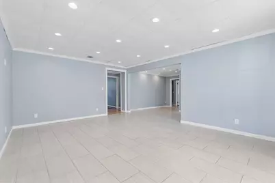 61 Pleasant St, Woburn, MA 01801 - Photo 10