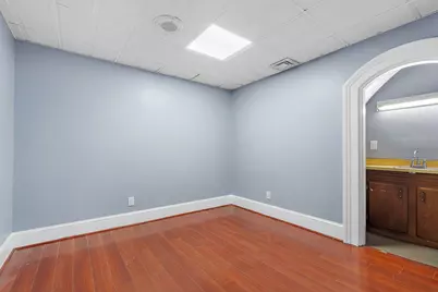 61 Pleasant St, Woburn, MA 01801 - Photo 18
