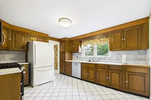 30 Manor Rd, Waltham, MA 02453 - Photo 18