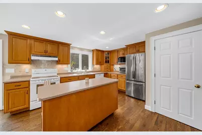 18 Miland Ave, Chelmsford, MA 01824 - Photo 4