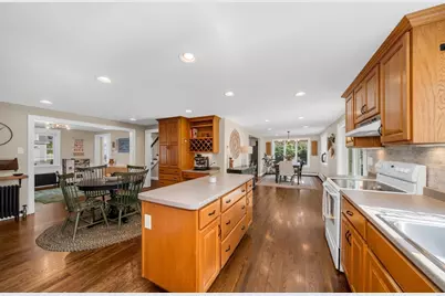 18 Miland Ave, Chelmsford, MA 01824 - Photo 6