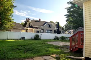 1388 Bay St, Springfield, MA 01109 - Photo 8