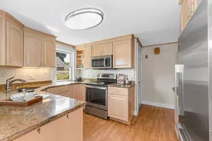 86 Orange St, Reading, MA 01867 - Photo 12