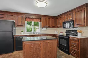 21 Village Green, Norfolk, MA 02056 - Photo 8