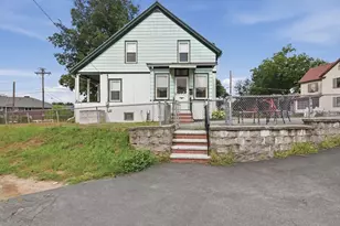 174 Willard St, Lowell, MA 01850 - Photo 2