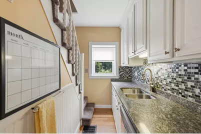 174 Willard Street, Lowell, MA 01850 - Photo 16