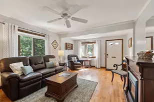 12 Williams St, Danvers, MA 01923 - Photo 2