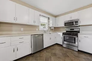 51 Lee Ave, Fitchburg, MA 01420 - Photo 4