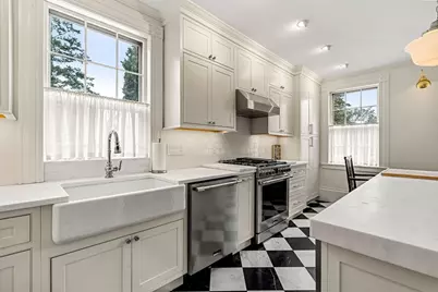 24 Chestnut St #2, Salem, MA 01970 - Photo 6