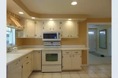 225 Reingold Ave, Fitchburg, MA 01420 - Photo 4