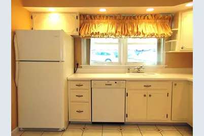 225 Reingold Ave, Fitchburg, MA 01420 - Photo 6