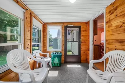 4 Grammont Rd, Worcester, MA 01607 - Photo 12