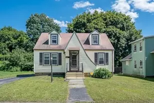 4 Grammont Rd, Worcester, MA 01607 - Photo 1