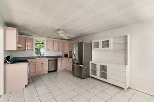 22 Clyde St, Somerville, MA 02144 - Photo 10