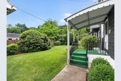 24 Lindbergh Ave, Holyoke, MA 01040 - Photo 4