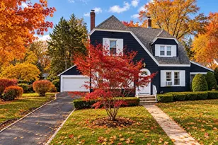 24 Lindbergh Ave, Holyoke, MA 01040 - Photo 1