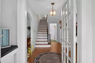 24 Lindbergh Ave, Holyoke, MA 01040 - Photo 6