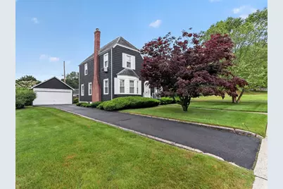 24 Lindbergh Ave, Holyoke, MA 01040 - Photo 2