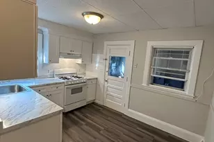 52 A Bryant St, Malden, MA 02148 - Photo 2