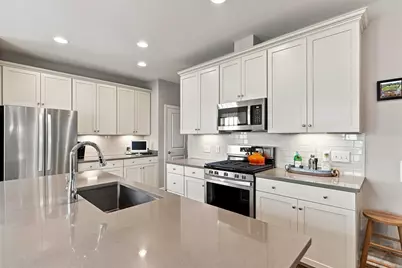 65 Brooksmont Dr #15, Holliston, MA 01746 - Photo 8