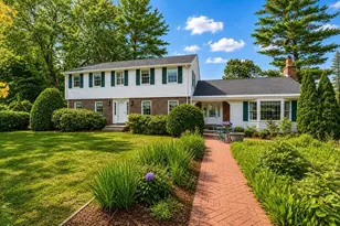 27 Church Ln, Burlington, MA 01803 - Photo 2