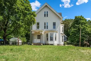 83 Oak St, Uxbridge, MA 01569 - Photo 1