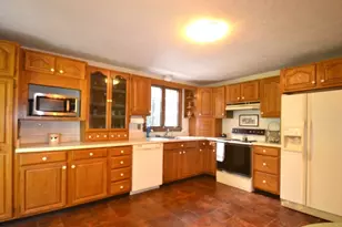 75 Winter St, Bridgewater, MA 02324 - Photo 10