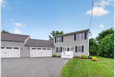 34 1/2 Briggs St #1, Taunton, MA 02780 - Photo 2