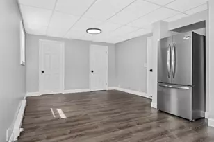 112 Hampshire St, Lowell, MA 01850 - Photo 8