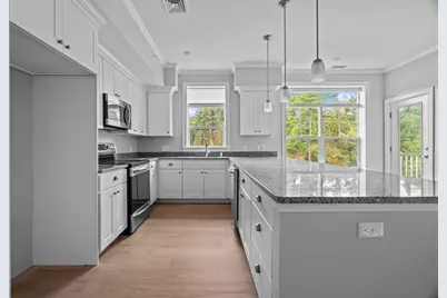 635 Old Post Road #302, Sharon, MA 02067 - Photo 6