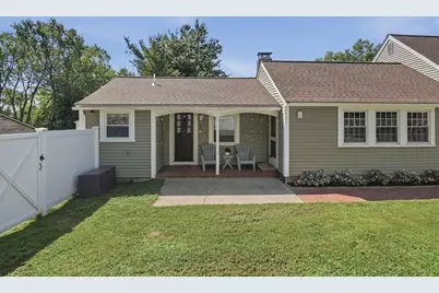 35 Edgewater Drive, Blackstone, MA 01504 - Photo 2