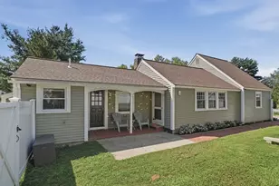 35 Edgewater Dr, Blackstone, MA 01504 - Photo 1