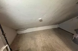 122 W Seventh St, Boston, MA 02127 - Photo 36