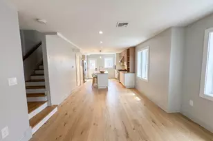 122 W Seventh St, Boston, MA 02127 - Photo 10