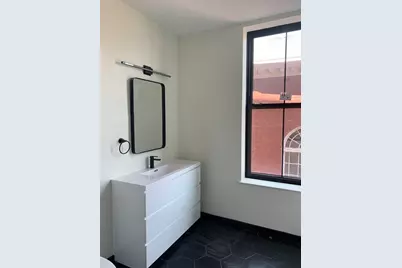 2 Derby Square #302, Salem, MA 01970 - Photo 6