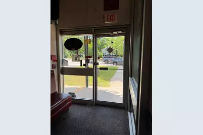 925 Main Street Restaurant, Millis, MA 02054 - Photo 8