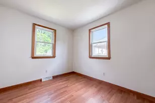 17 Monarch St, Lowell, MA 01854 - Photo 6