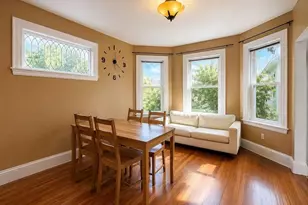 35 Palmer St, Waltham, MA 02451 - Photo 2