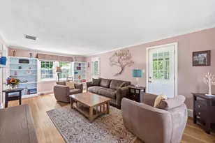 34 Harwich Rd, West Springfield, MA 01089 - Photo 2