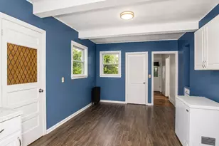 8 Trafton St, Chicopee, MA 01013 - Photo 10