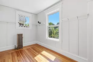 24 Washington Ave, Holyoke, MA 01040 - Photo 32