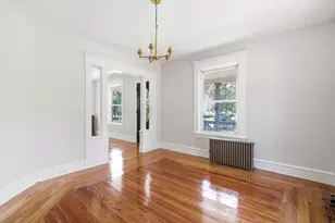 24 Washington Ave, Holyoke, MA 01040 - Photo 8