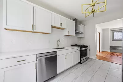 24 Washington Ave, Holyoke, MA 01040 - Photo 16
