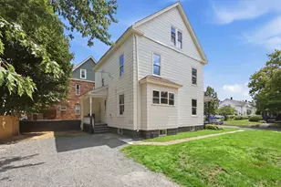 24 Washington Ave, Holyoke, MA 01040 - Photo 4