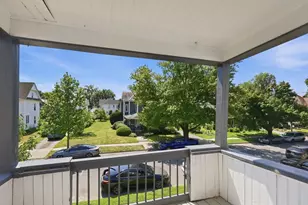 24 Washington Ave, Holyoke, MA 01040 - Photo 32