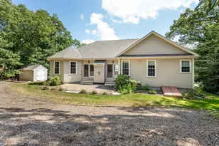 512 Fresh Meadow Ln, Dighton, MA 02764 - Photo 2
